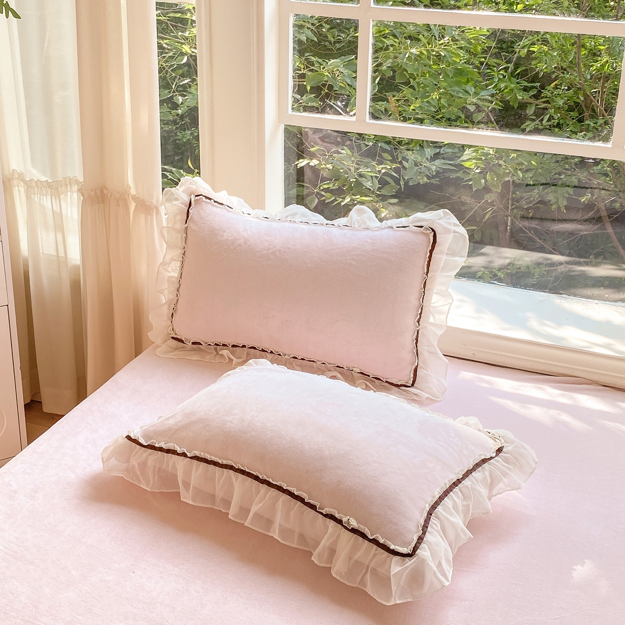 91家纺网 家纺一手货源 找家纺 二八年华 2025新款韩式花边款牛奶绒四件套 粉玉