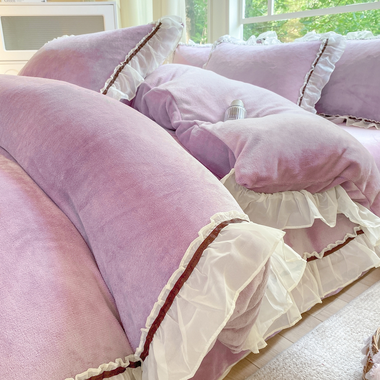 91家纺网 家纺一手货源 找家纺 二八年华 2025新款韩式花边款牛奶绒四件套 鸢紫