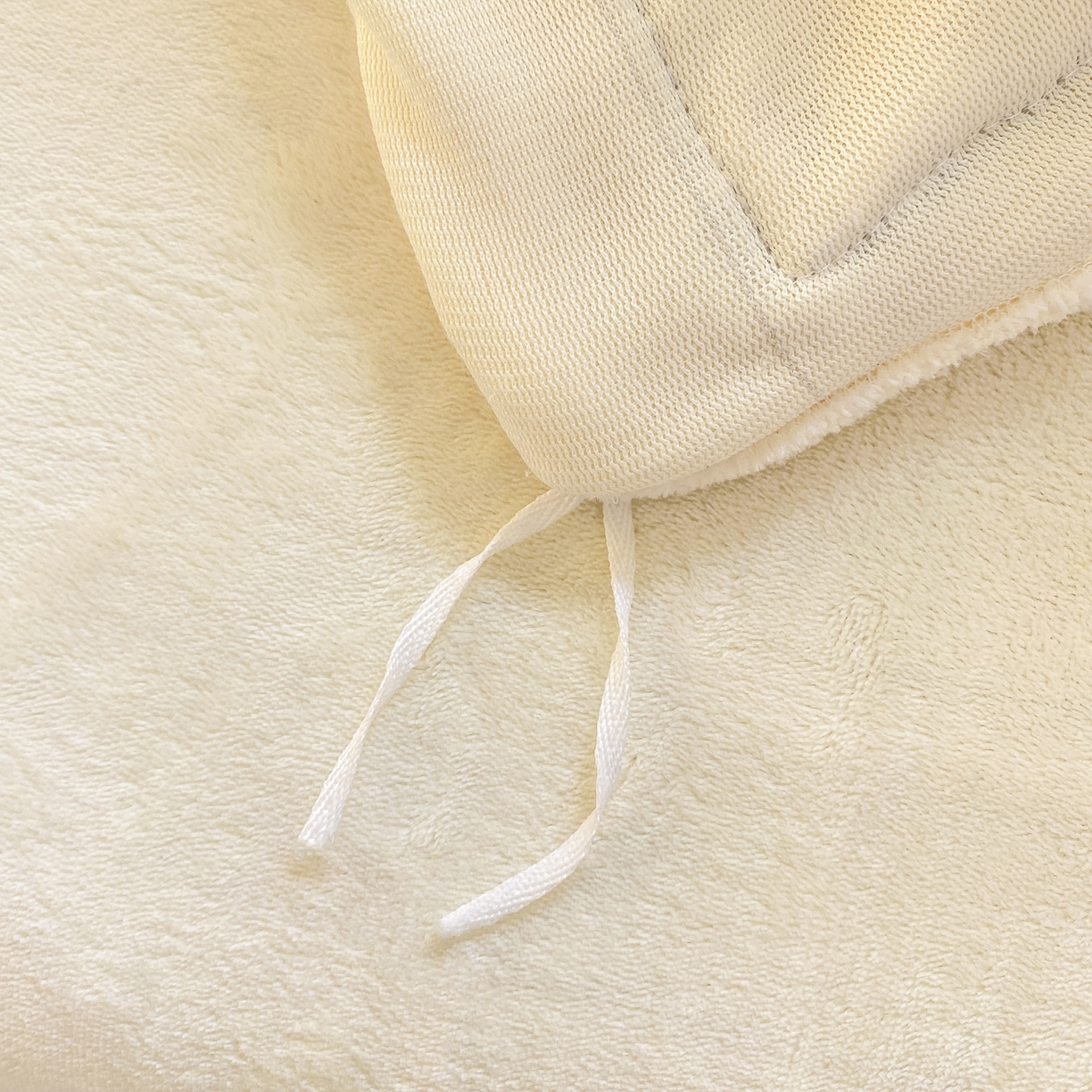 91家纺网 家纺一手货源 找家纺 二八年华 2025新款韩式花边款牛奶绒四件套 鹅黄