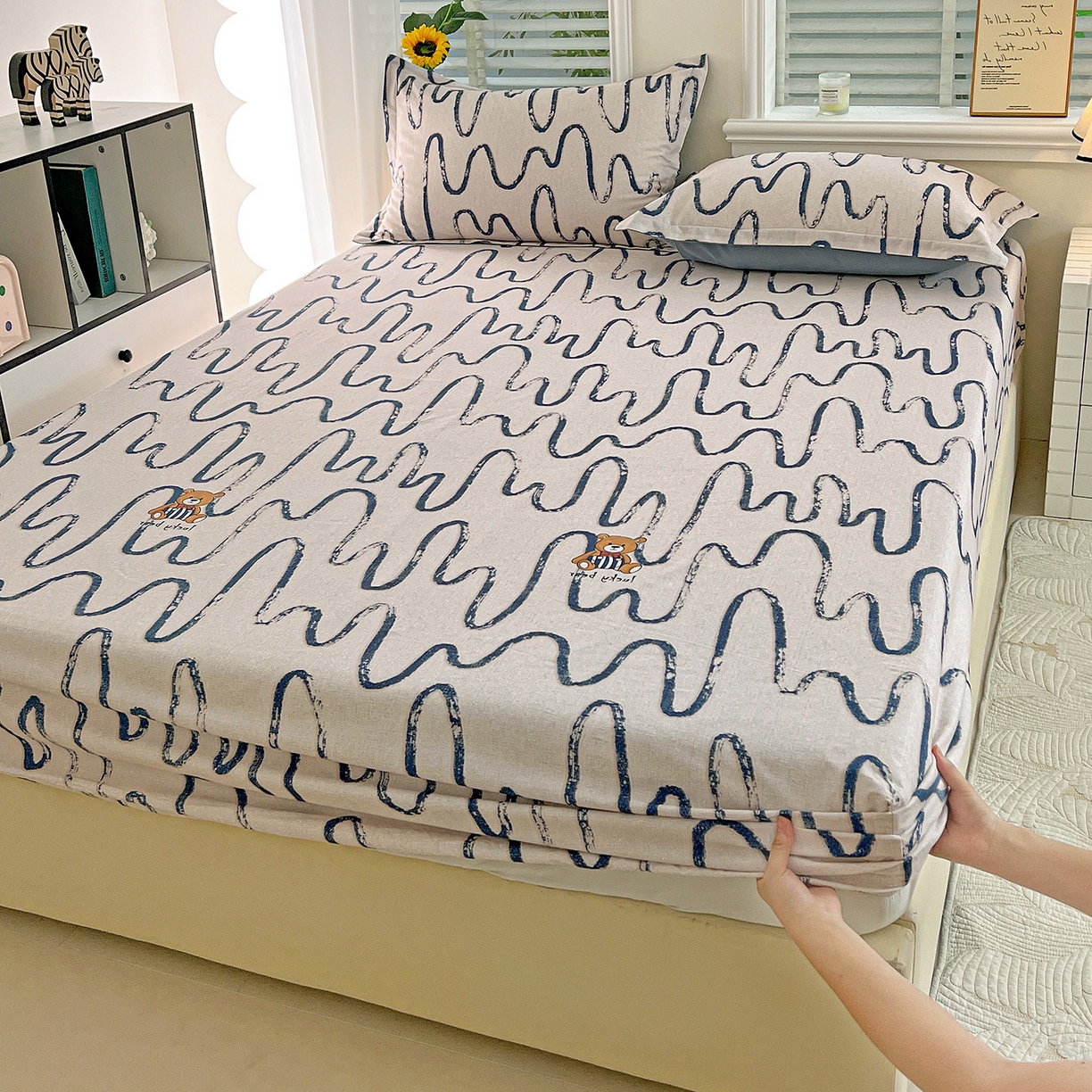 91家纺网 家纺一手货源 找家纺 依庭 2025新款高克重全棉纯棉磨毛印花四件套 幸运熊