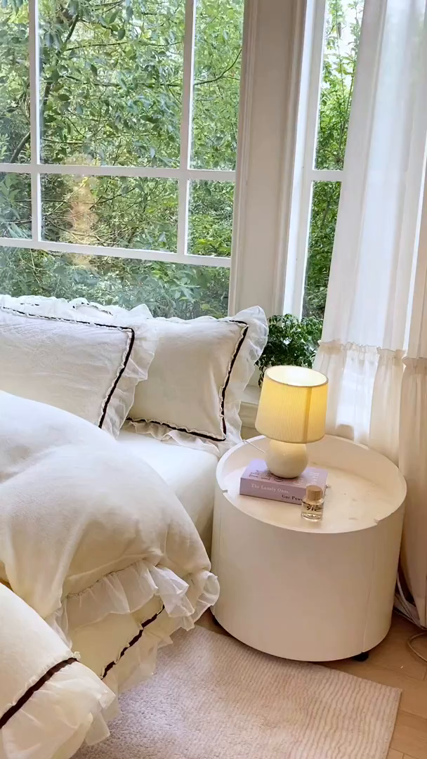 91家纺网 家纺一手货源 找家纺 二八年华 2025新款韩式花边款牛奶绒四件套 鹅黄