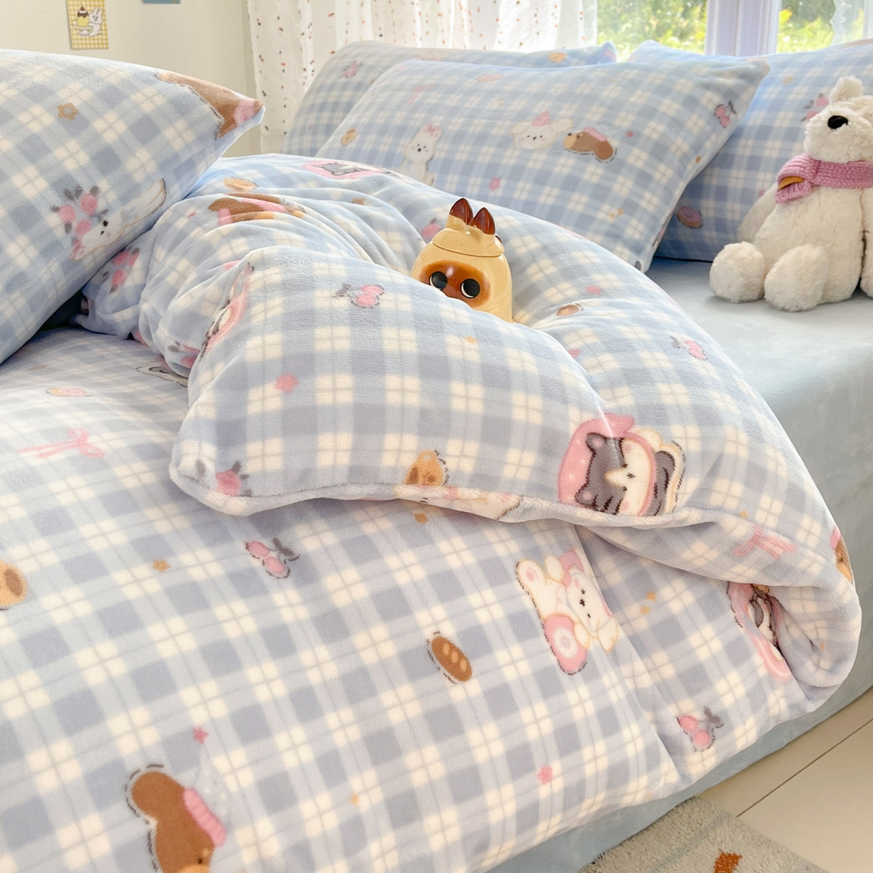 91家纺网 家纺一手货源 找家纺 麦伦家居 2025新款双面200g牛奶绒四件套 甜梦乐园-蓝