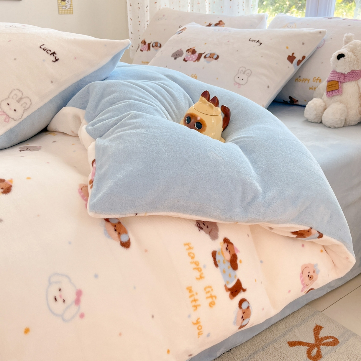 91家纺网 家纺一手货源 找家纺 麦伦家居 2025新款双面200g牛奶绒四件套 幸运狗狗