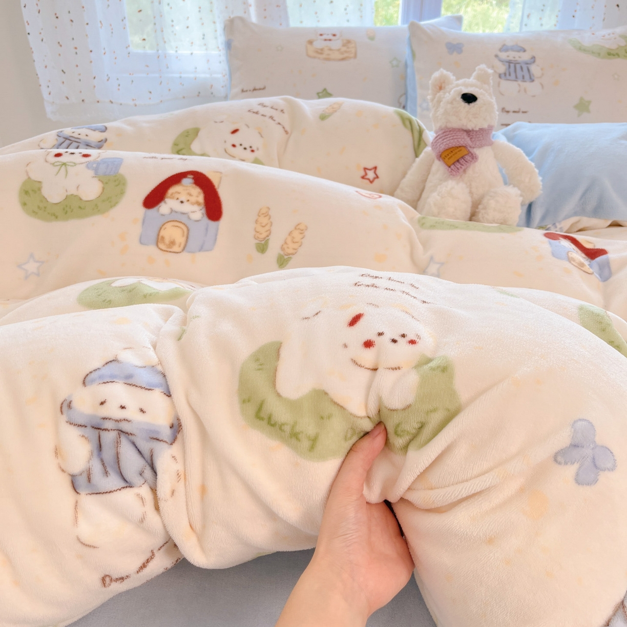 91家纺网 家纺一手货源 找家纺 麦伦家居 2025新款双面200g牛奶绒四件套 汪汪暖居