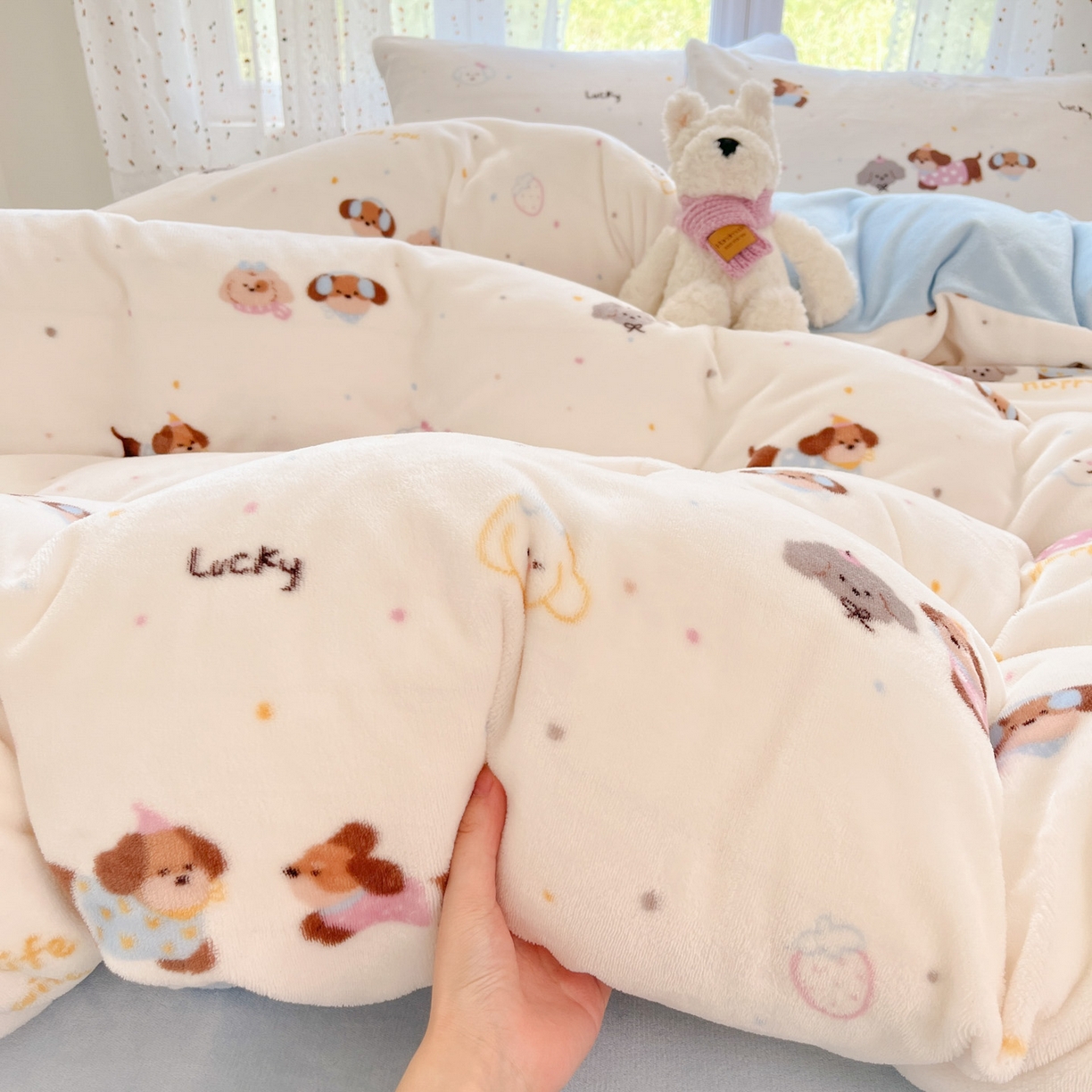 91家纺网 家纺一手货源 找家纺 麦伦家居 2025新款双面200g牛奶绒四件套 幸运狗狗