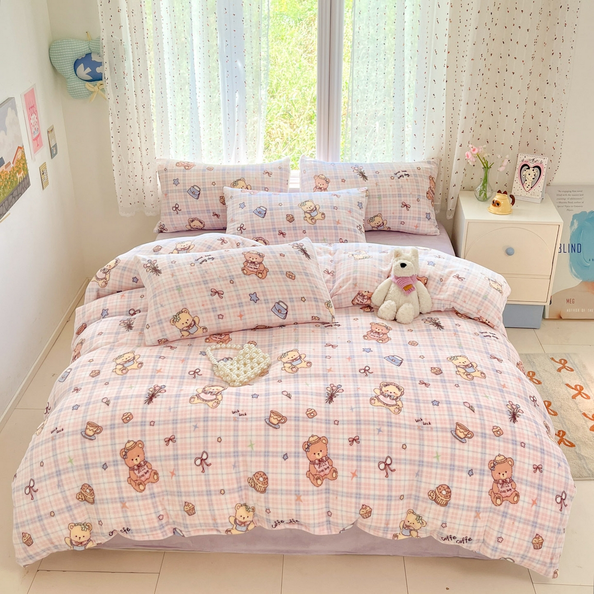 91家纺网 家纺一手货源 找家纺 麦伦家居 2025新款双面200g牛奶绒四件套 小熊甜甜圈