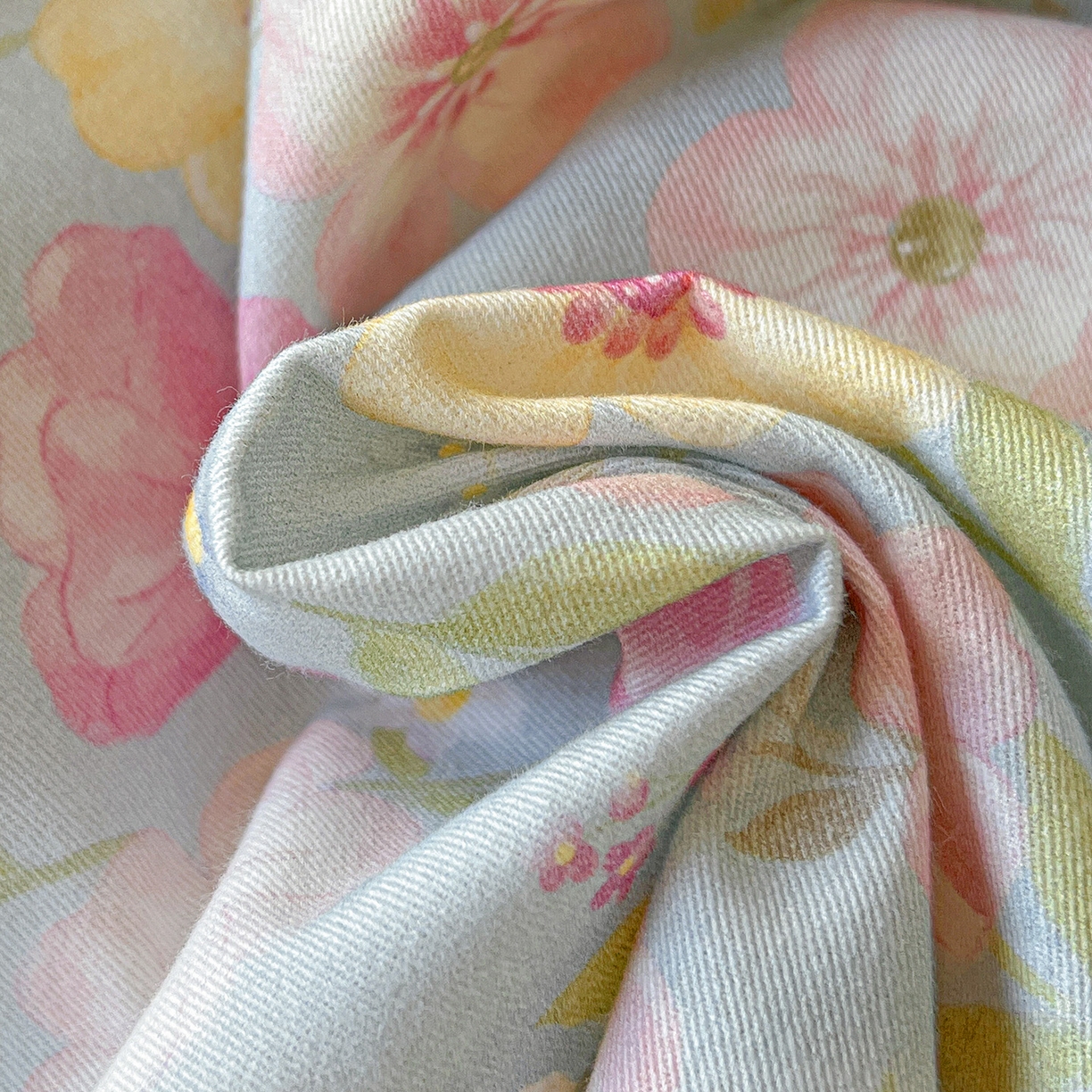 91家纺网 家纺一手货源 找家纺 依庭 2025新款高克重全棉纯棉磨毛印花四件套 樱絮仙踪