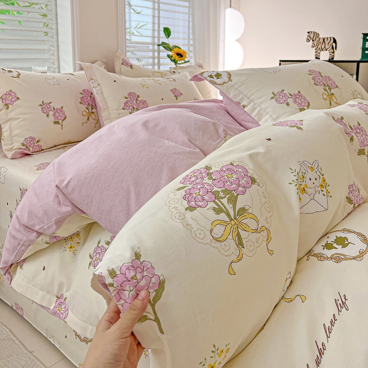 91家纺网 家纺一手货源 找家纺 依庭 2025新款高克重全棉纯棉磨毛印花四件套 优漫