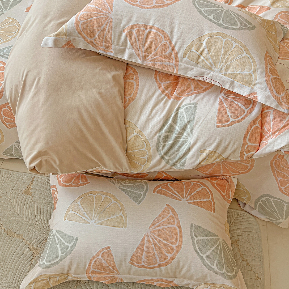 91家纺网 家纺一手货源 找家纺 依庭 2025新款高克重全棉纯棉磨毛印花四件套 柚见