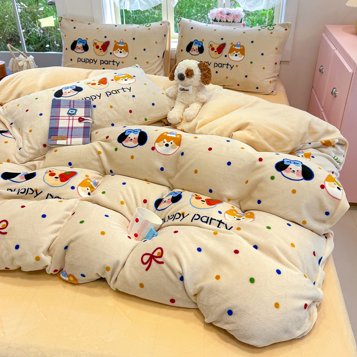 91家纺网 家纺一手货源 找家纺 枋梢家纺 2025新款加厚牛奶绒保暖四件套 小狗派对