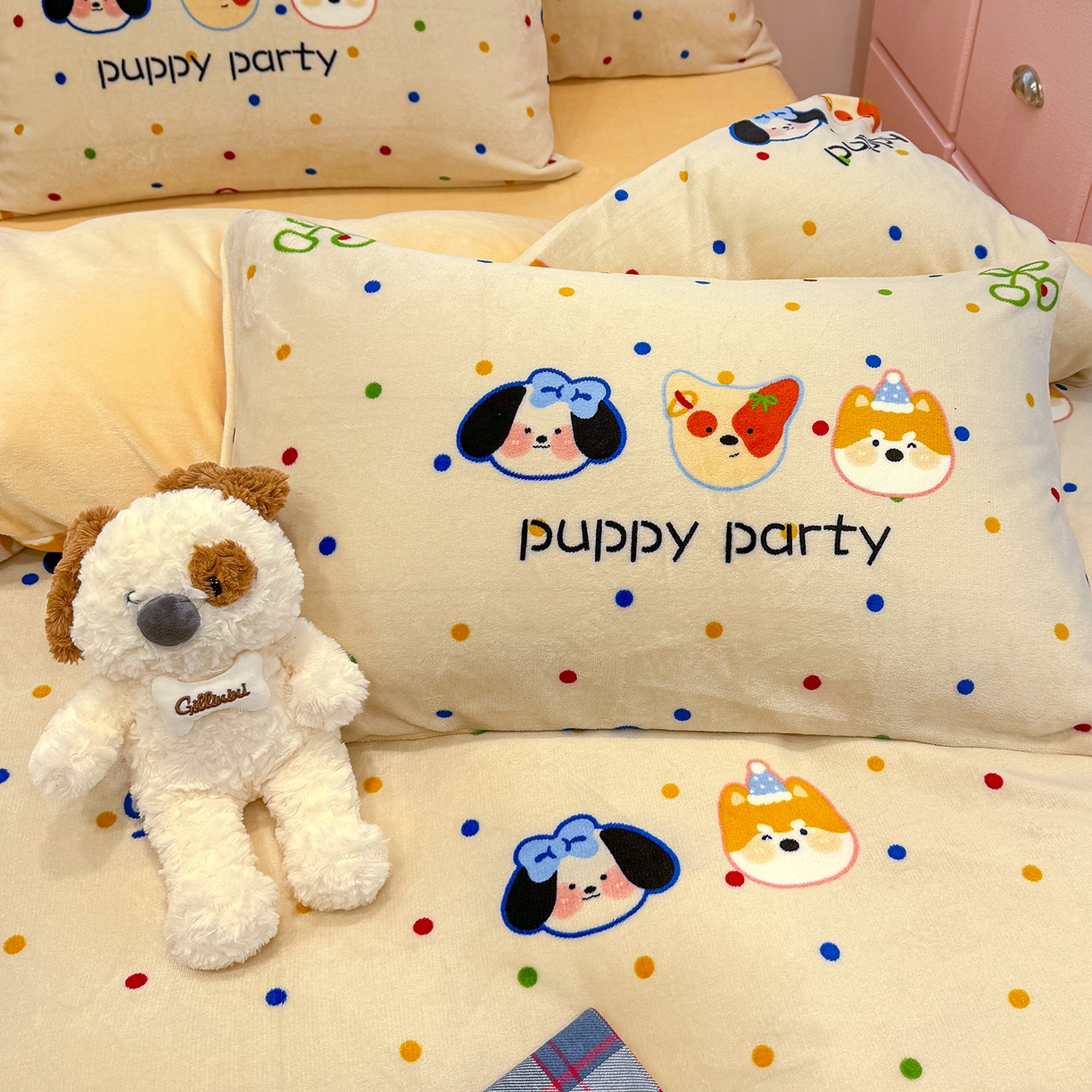 91家纺网 家纺一手货源 找家纺 枋梢家纺 2025新款加厚牛奶绒保暖四件套 小狗派对