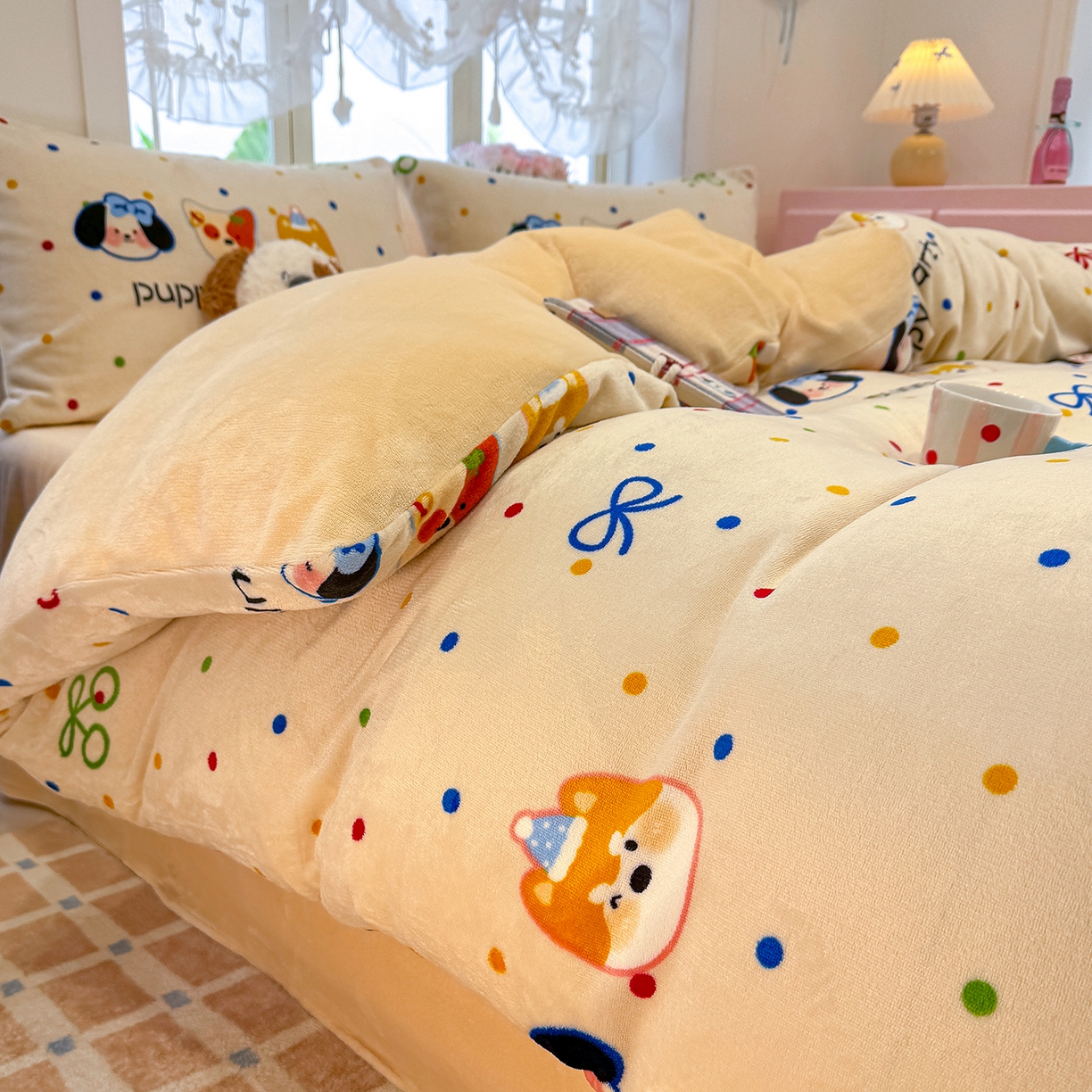 91家纺网 家纺一手货源 找家纺 枋梢家纺 2025新款加厚牛奶绒保暖四件套 小狗派对