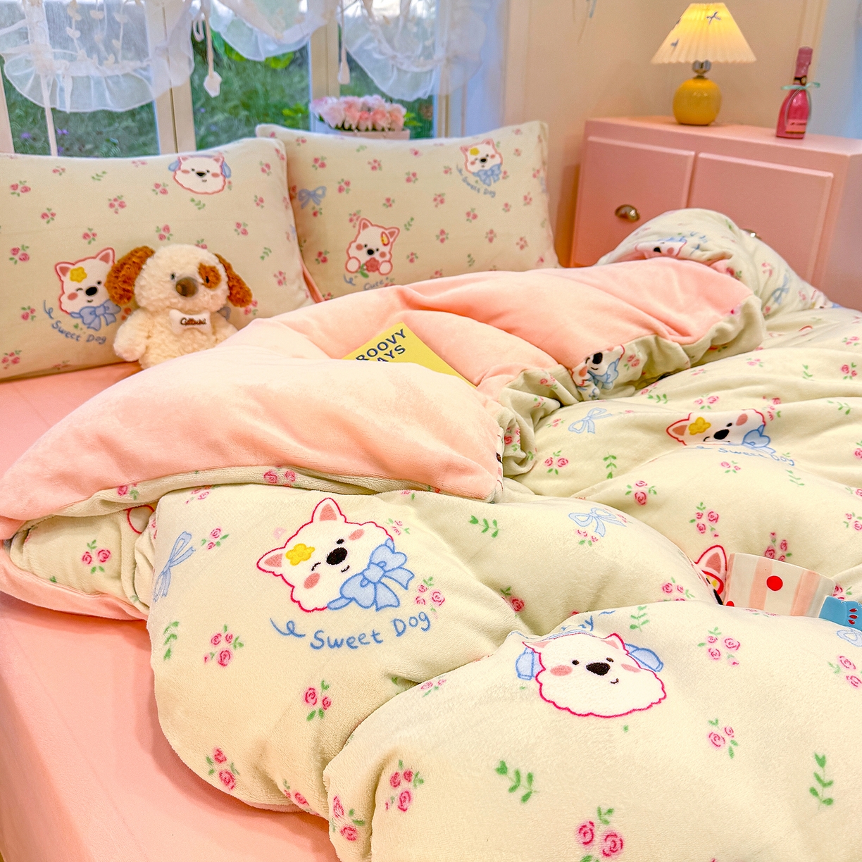 91家纺网 家纺一手货源 找家纺 枋梢家纺 2025新款加厚牛奶绒保暖四件套 花朵小狗