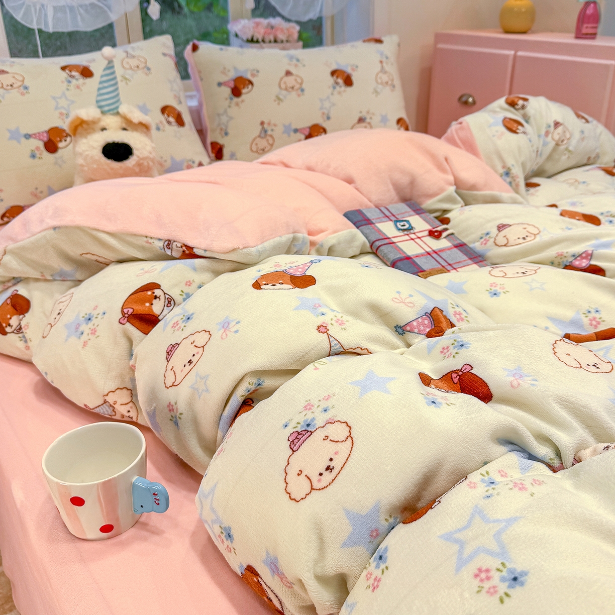 91家纺网 家纺一手货源 找家纺 枋梢家纺 2025新款加厚牛奶绒保暖四件套 星星小狗