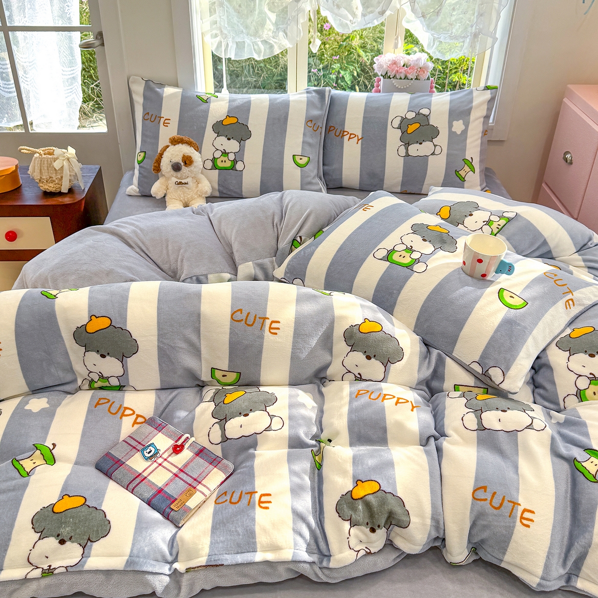 91家纺网 家纺一手货源 找家纺 枋梢家纺 2025新款加厚牛奶绒保暖四件套 苹果小狗