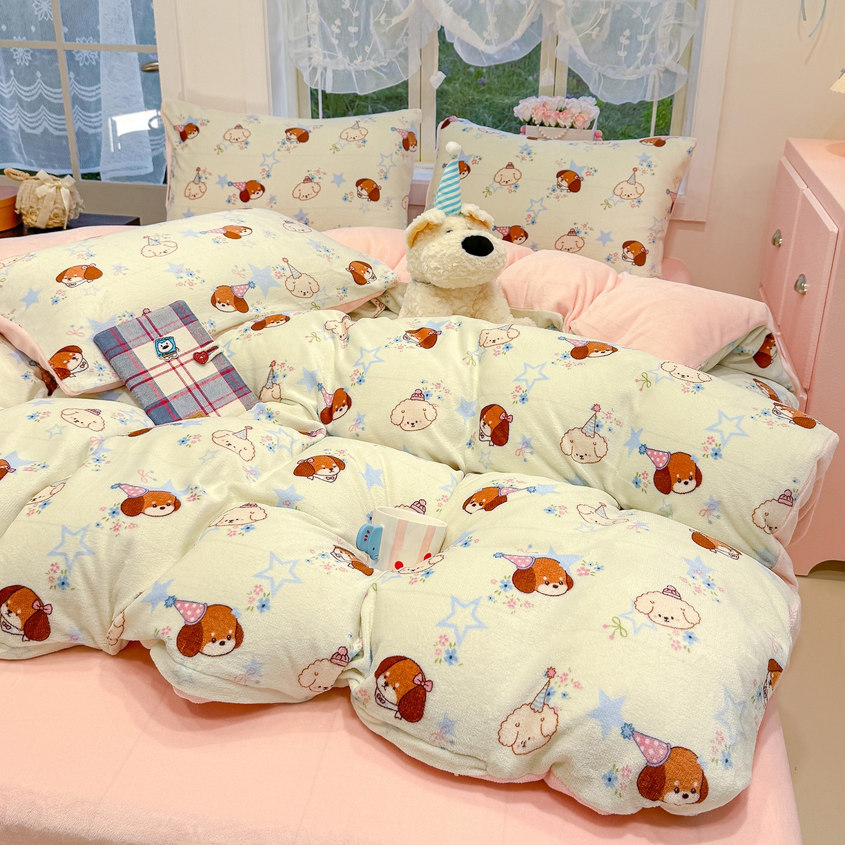 91家纺网 家纺一手货源 找家纺 枋梢家纺 2025新款加厚牛奶绒保暖四件套 星星小狗