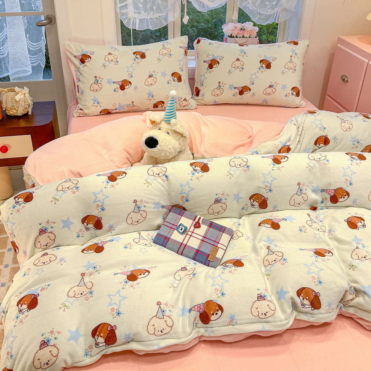 91家纺网 家纺一手货源 找家纺 枋梢家纺 2025新款加厚牛奶绒保暖四件套 星星小狗