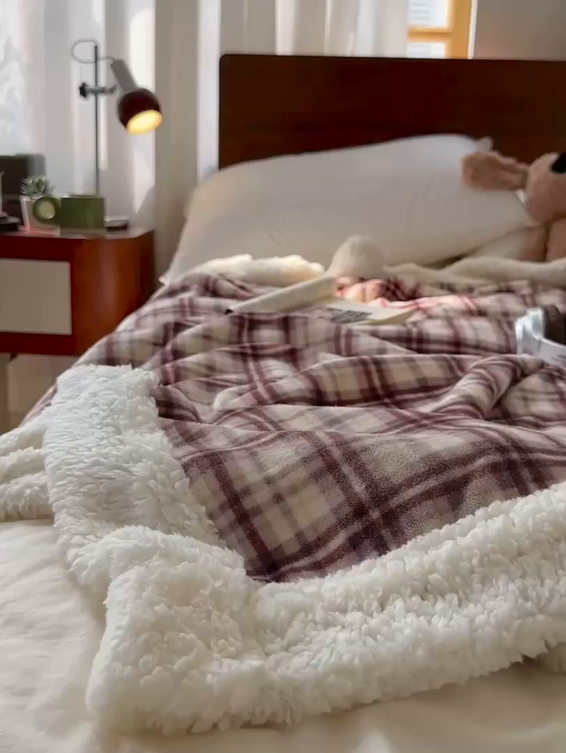 91家纺网 家纺一手货源 找家纺 艾咪-Amy ntmy 2025新款中古风牛奶绒羊羔绒双层毯 伊索紫