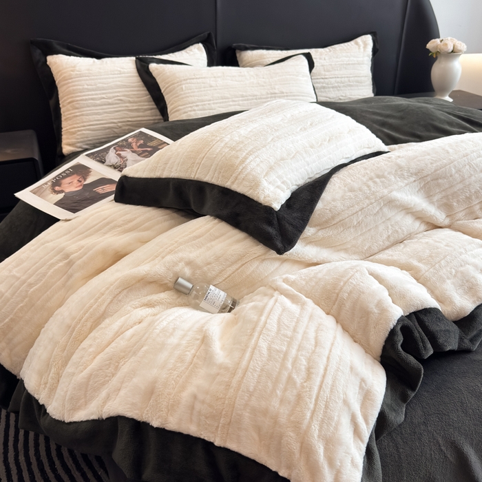 91家纺网 家纺一手货源 找家纺 （总）九花鹿 2025新款380克宽边丹麦皮草绒四件套-波纹系列