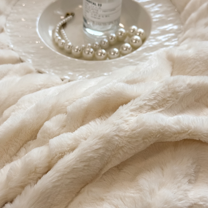 91家纺网 家纺一手货源 找家纺 （总）九花鹿 2025新款380克宽边丹麦皮草绒四件套-波纹系列