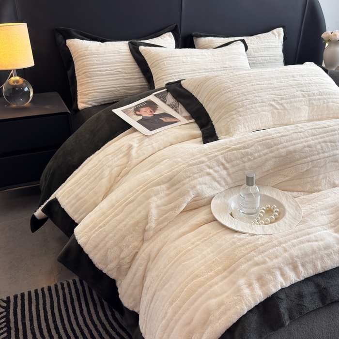 91家纺网 家纺一手货源 找家纺 （总）九花鹿 2025新款380克宽边丹麦皮草绒四件套-波纹系列