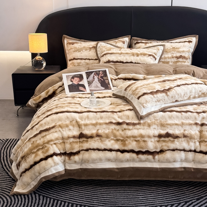 九花鹿 2025新款380克宽边丹麦皮草绒四件套-维也纳系列 维也纳-奶茶咖