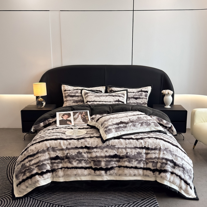 91家纺网 家纺一手货源 找家纺 （总）九花鹿 2025新款380克宽边丹麦皮草绒四件套-维也纳系列