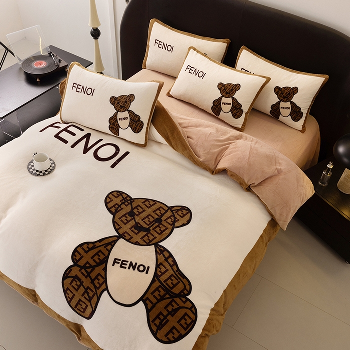 91家纺网 家纺一手货源 找家纺 摩卡（乐趣） 2025新款牛奶绒大版数码印花四件套 芬利熊