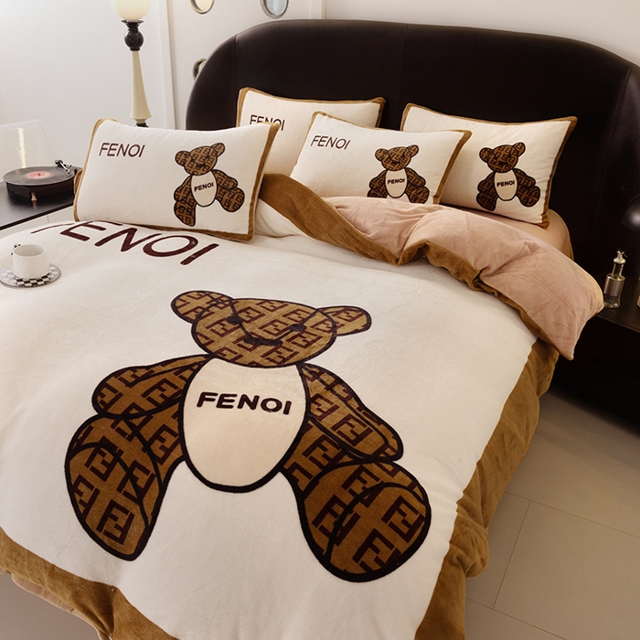 91家纺网 家纺一手货源 找家纺 摩卡（乐趣） 2025新款牛奶绒大版数码印花四件套 芬利熊