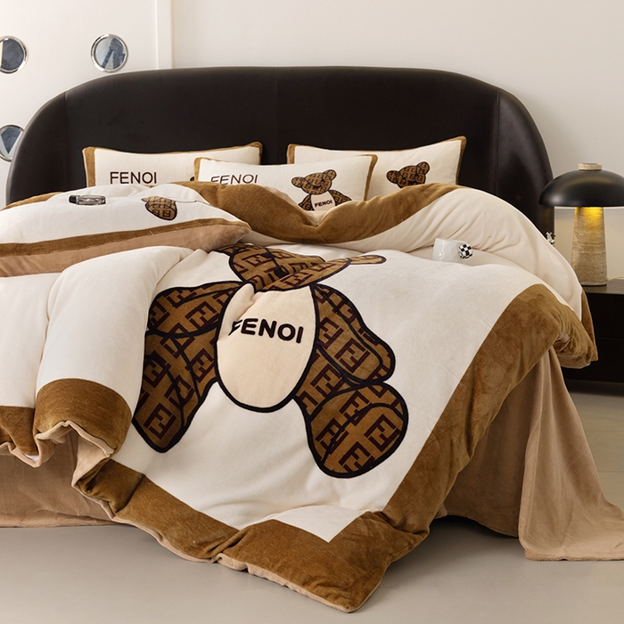 91家纺网 家纺一手货源 找家纺 摩卡（乐趣） 2025新款牛奶绒大版数码印花四件套 芬利熊