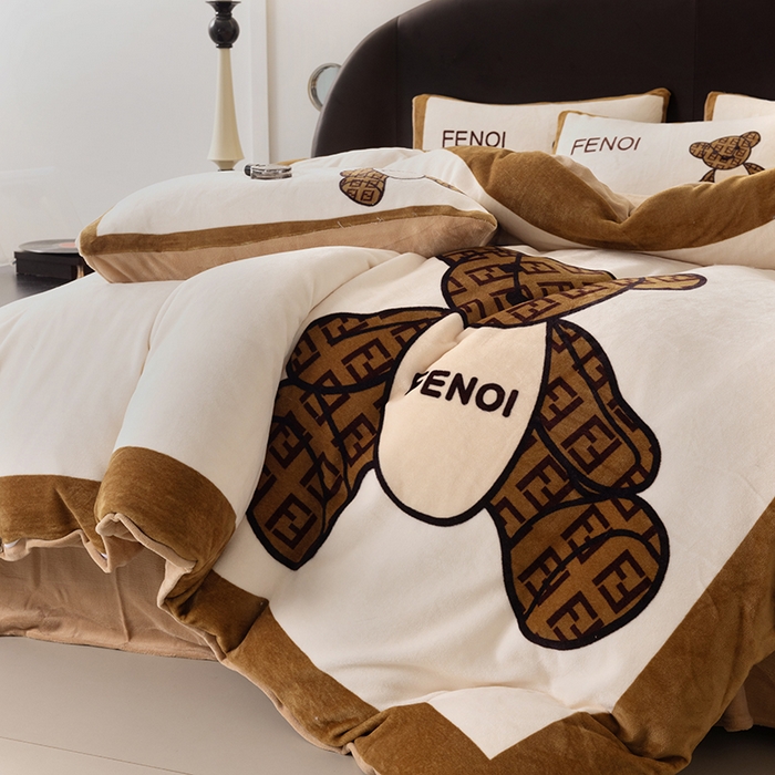 91家纺网 家纺一手货源 找家纺 摩卡（乐趣） 2025新款牛奶绒大版数码印花四件套 芬利熊