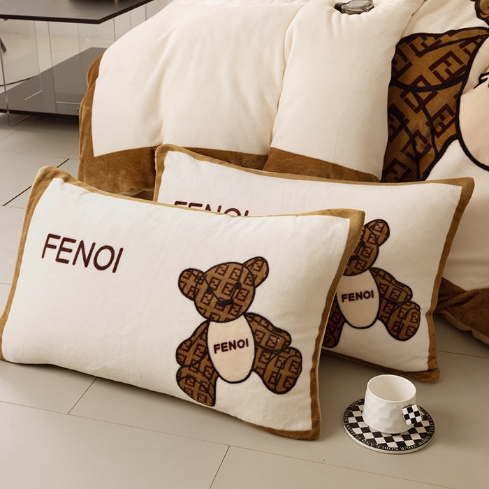 91家纺网 家纺一手货源 找家纺 摩卡（乐趣） 2025新款牛奶绒大版数码印花四件套 芬利熊