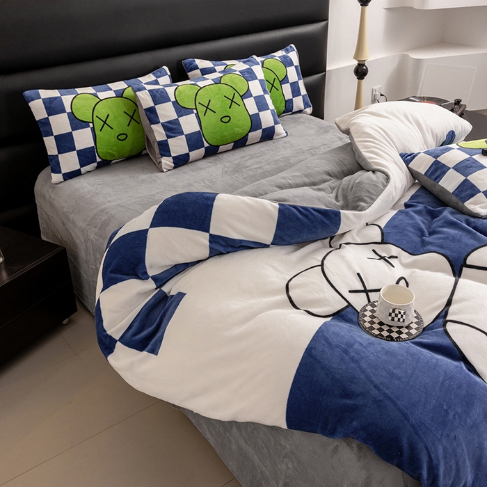 91家纺网 家纺一手货源 找家纺 摩卡（乐趣） 2025新款牛奶绒大版数码印花四件套 蓝白格