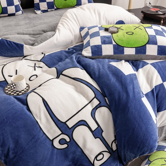 91家纺网 家纺一手货源 找家纺 摩卡（乐趣） 2025新款牛奶绒大版数码印花四件套 蓝白格