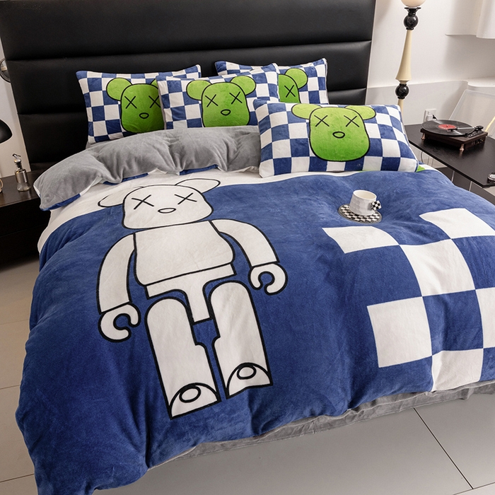 91家纺网 家纺一手货源 找家纺 摩卡（乐趣） 2025新款牛奶绒大版数码印花四件套 蓝白格