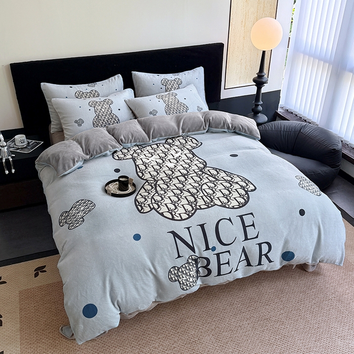 91家纺网 家纺一手货源 找家纺 摩卡（乐趣） 2025新款牛奶绒大版数码印花四件套 萌迪