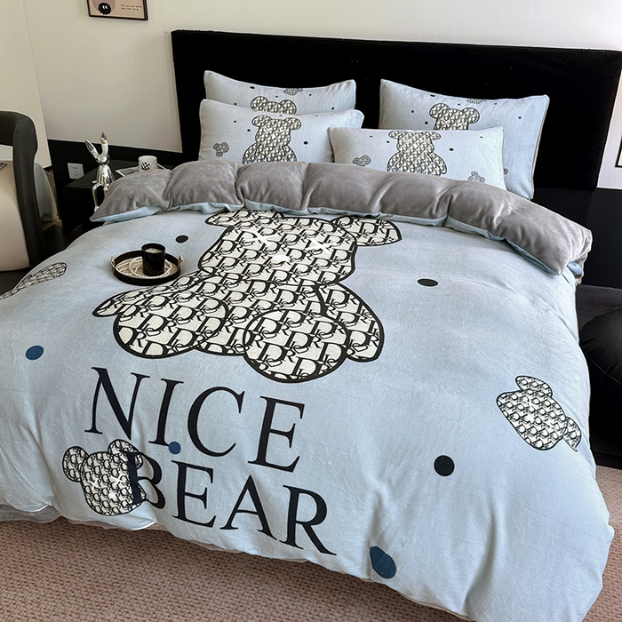 91家纺网 家纺一手货源 找家纺 摩卡（乐趣） 2025新款牛奶绒大版数码印花四件套 萌迪