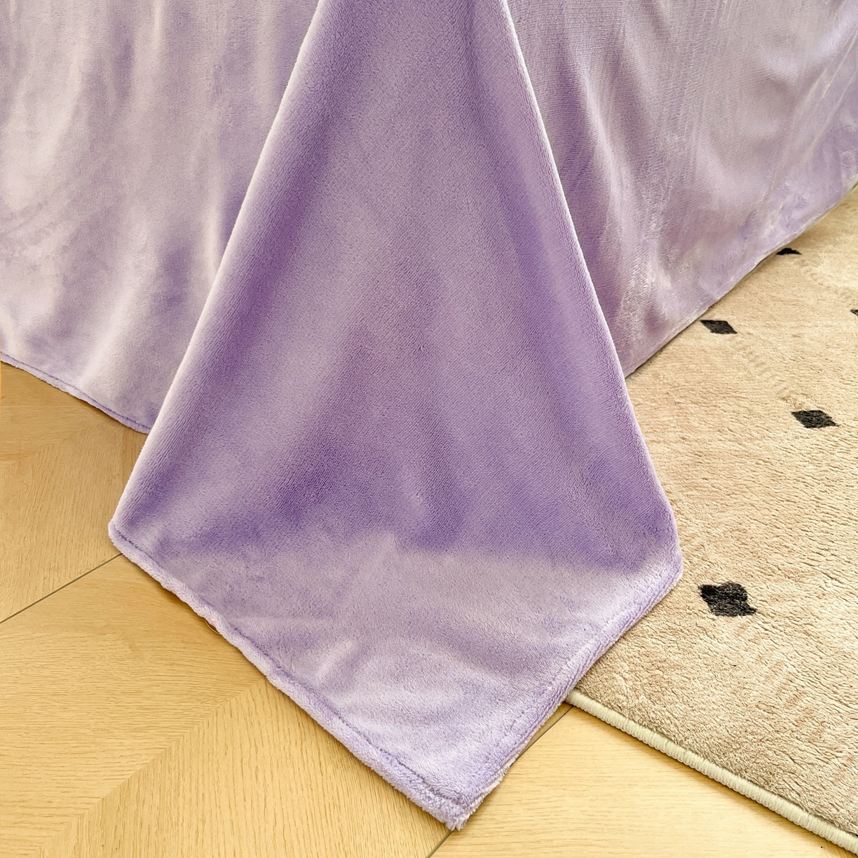 91家纺网 家纺一手货源 找家纺 伊梵居2025新款加厚贴布绣牛奶绒四件套 郁金香-奶白紫