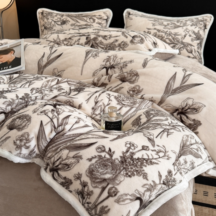 91家纺网 家纺一手货源 找家纺 诺梵2025新款牛8斤奶绒印花包边四件套铃兰花香-灰