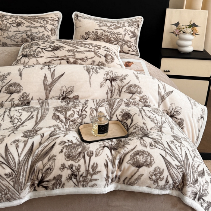 91家纺网 家纺一手货源 找家纺 诺梵2025新款牛8斤奶绒印花包边四件套铃兰花香-灰