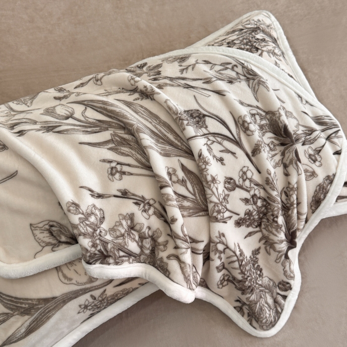 91家纺网 家纺一手货源 找家纺 诺梵2025新款牛8斤奶绒印花包边四件套铃兰花香-灰