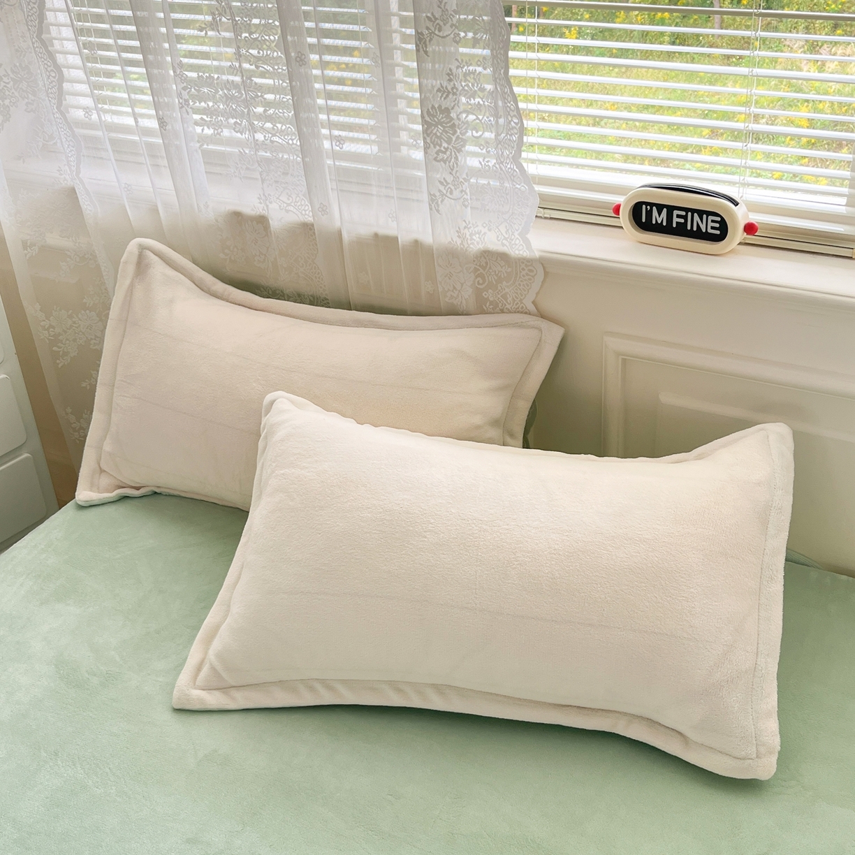 91家纺网 家纺一手货源 找家纺 伊梵居2025新款加厚贴布绣牛奶绒四件套 熊猫抱竹-奶白绿