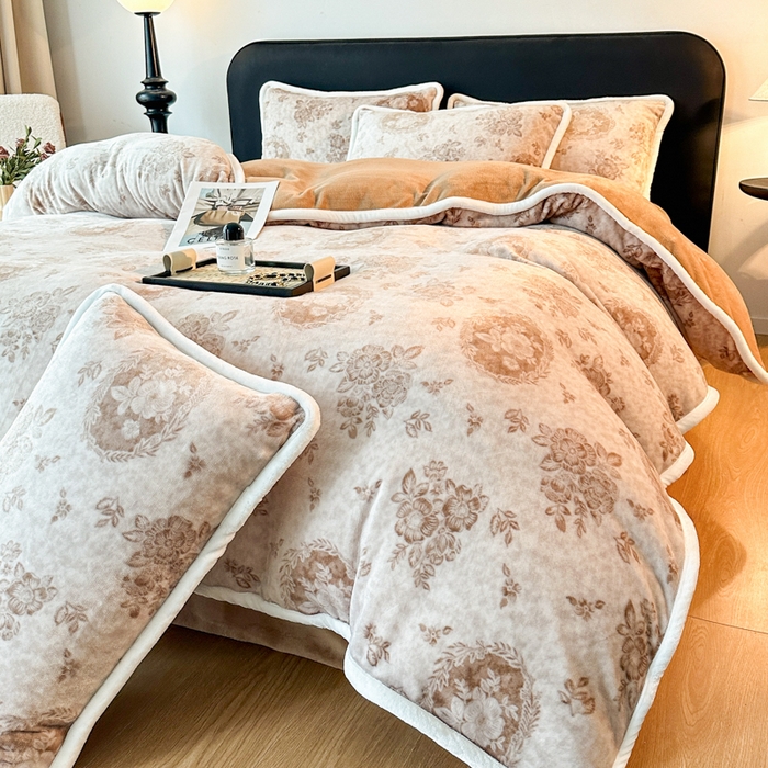 91家纺网 家纺一手货源 找家纺 诺梵2025新款牛8斤奶绒印花包边四件套伊芙琳