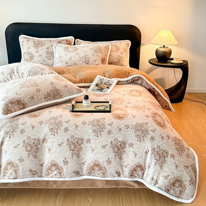 91家纺网 家纺一手货源 找家纺 诺梵2025新款牛8斤奶绒印花包边四件套伊芙琳