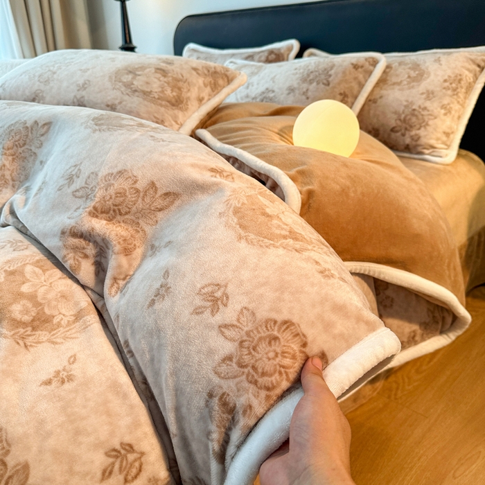 91家纺网 家纺一手货源 找家纺 诺梵2025新款牛8斤奶绒印花包边四件套伊芙琳