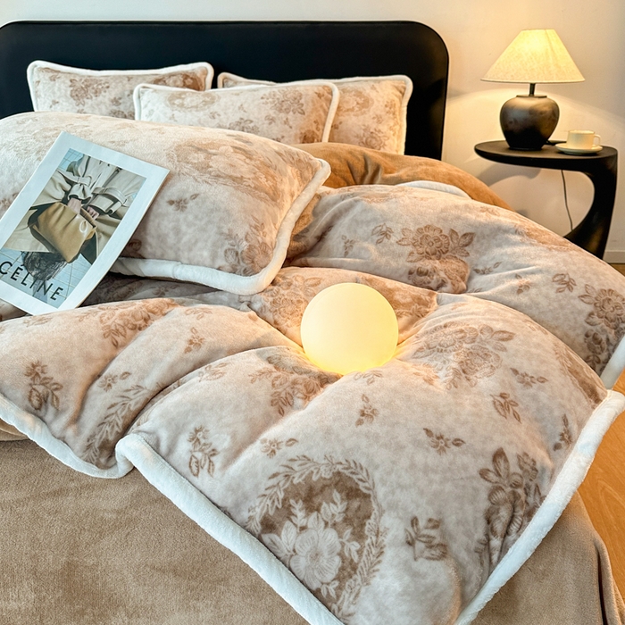 91家纺网 家纺一手货源 找家纺 诺梵2025新款牛8斤奶绒印花包边四件套伊芙琳