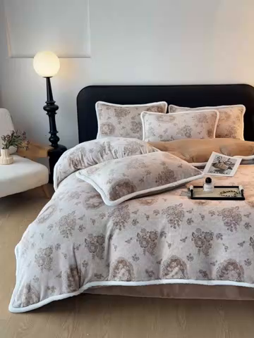 91家纺网 家纺一手货源 找家纺 诺梵2025新款牛8斤奶绒印花包边四件套伊芙琳