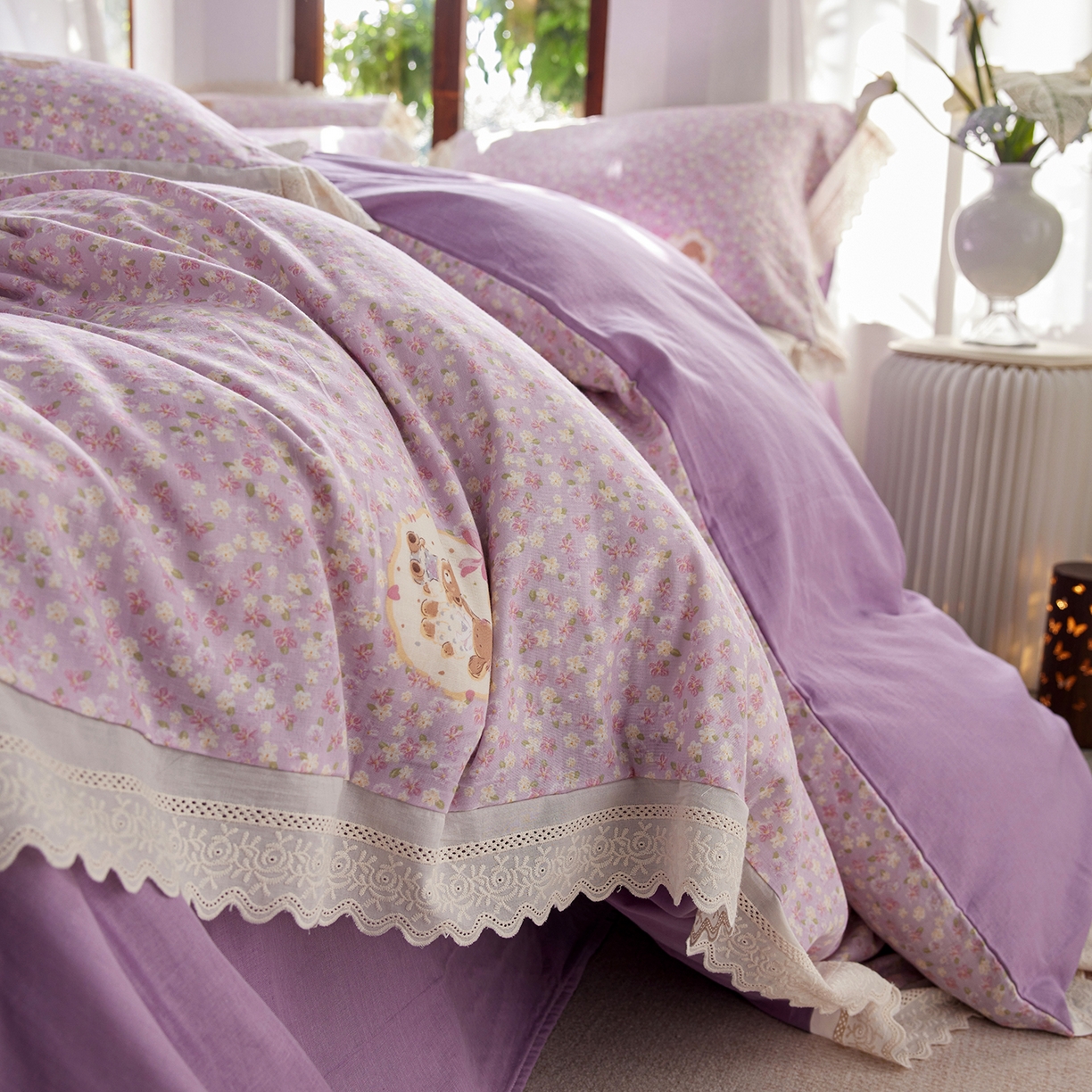 91家纺网 家纺一手货源 找家纺 清雅福 2026春夏新品韩版全棉双层纱镂空花边系列四件套 粉色回忆-紫