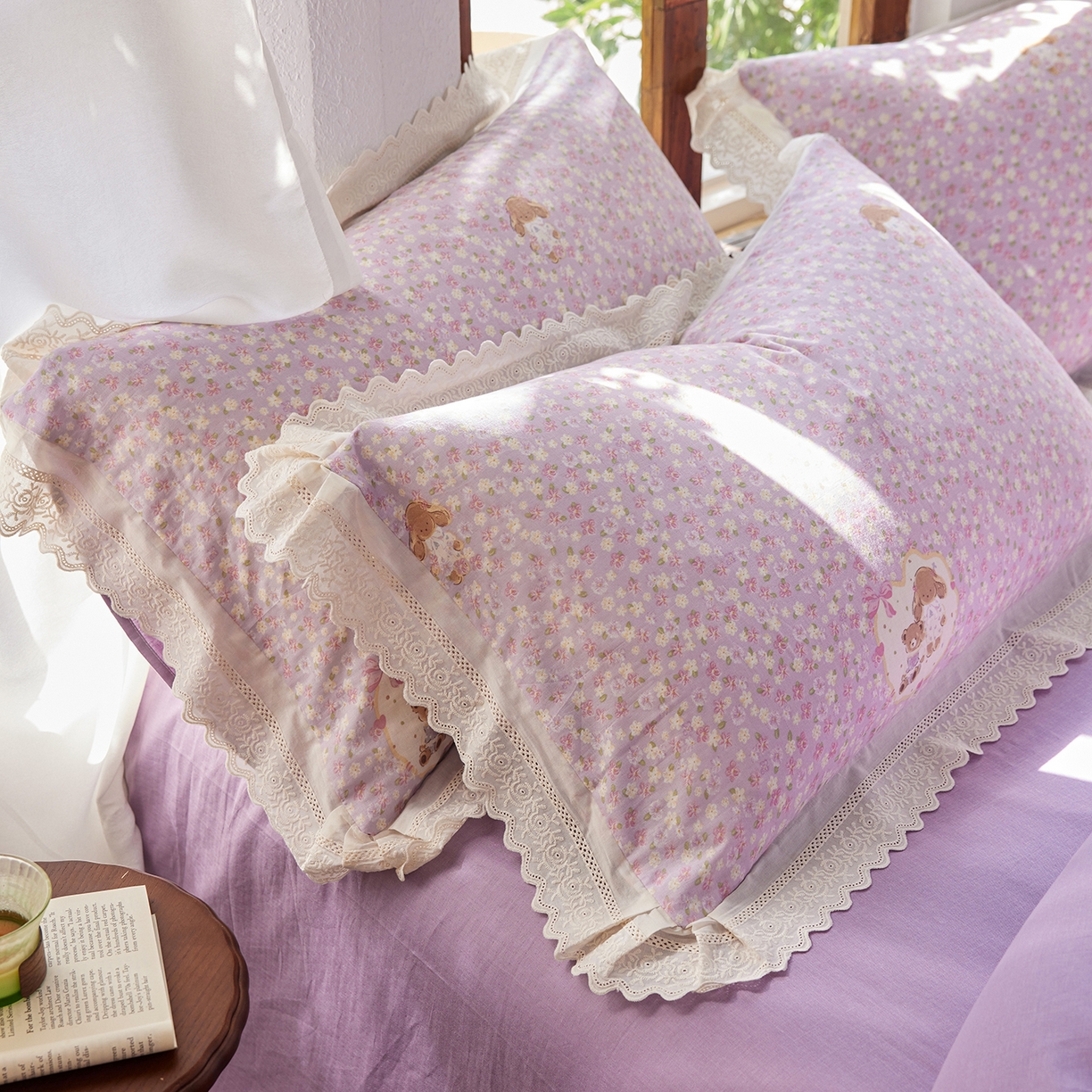 91家纺网 家纺一手货源 找家纺 清雅福 2026春夏新品韩版全棉双层纱镂空花边系列四件套 粉色回忆-紫