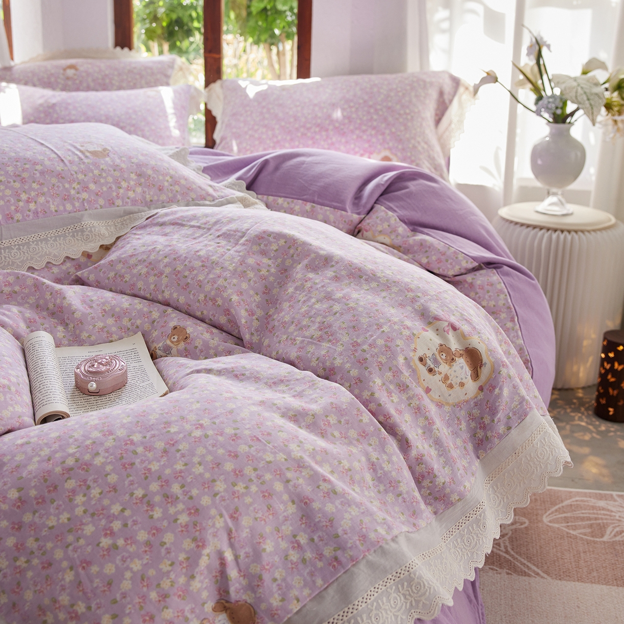 91家纺网 家纺一手货源 找家纺 清雅福 2026春夏新品韩版全棉双层纱镂空花边系列四件套 粉色回忆-紫
